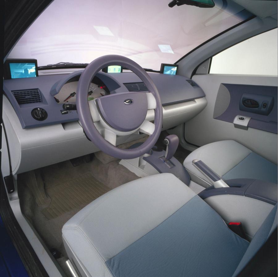  Ford Prodigy HEV 2000 года  (фото 3 из 14)